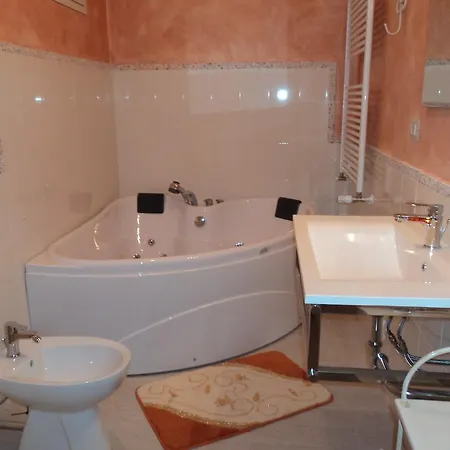 Bed and breakfast Giardini Di Corte 3*